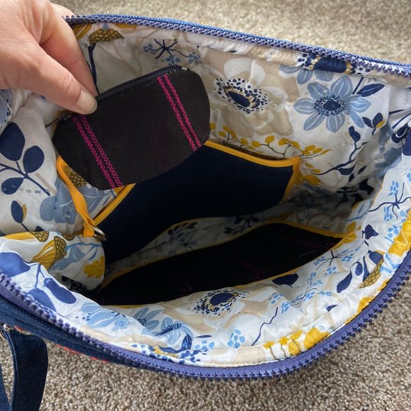 Item textiles and design Crossbody Bag - Picture 5 of 7